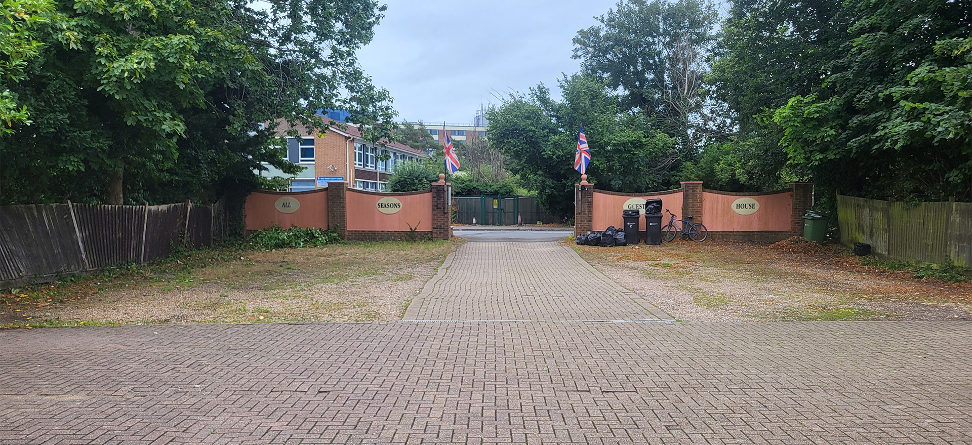 All Seasons Gatwick Guest House